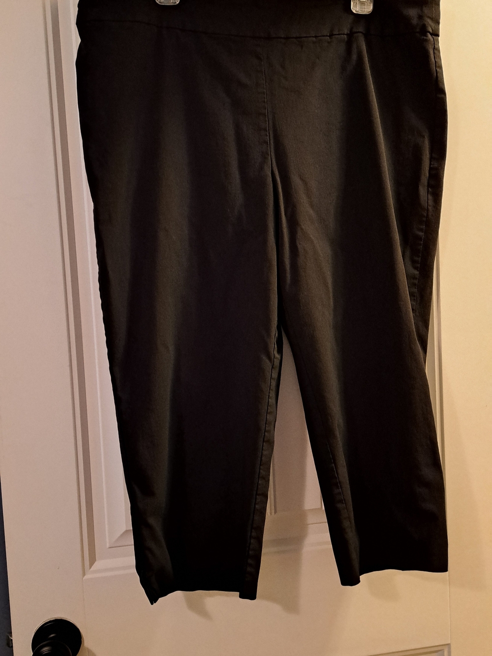 The Pioneer Woman Black Capri Pants